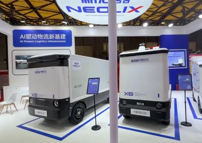 Transport Logistic China 2026 会場に展示された NEOLIX の自動運転配送車両